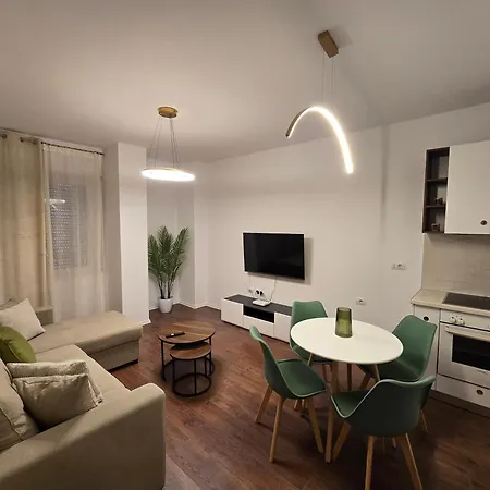Urban Oasis 2 Apartman
